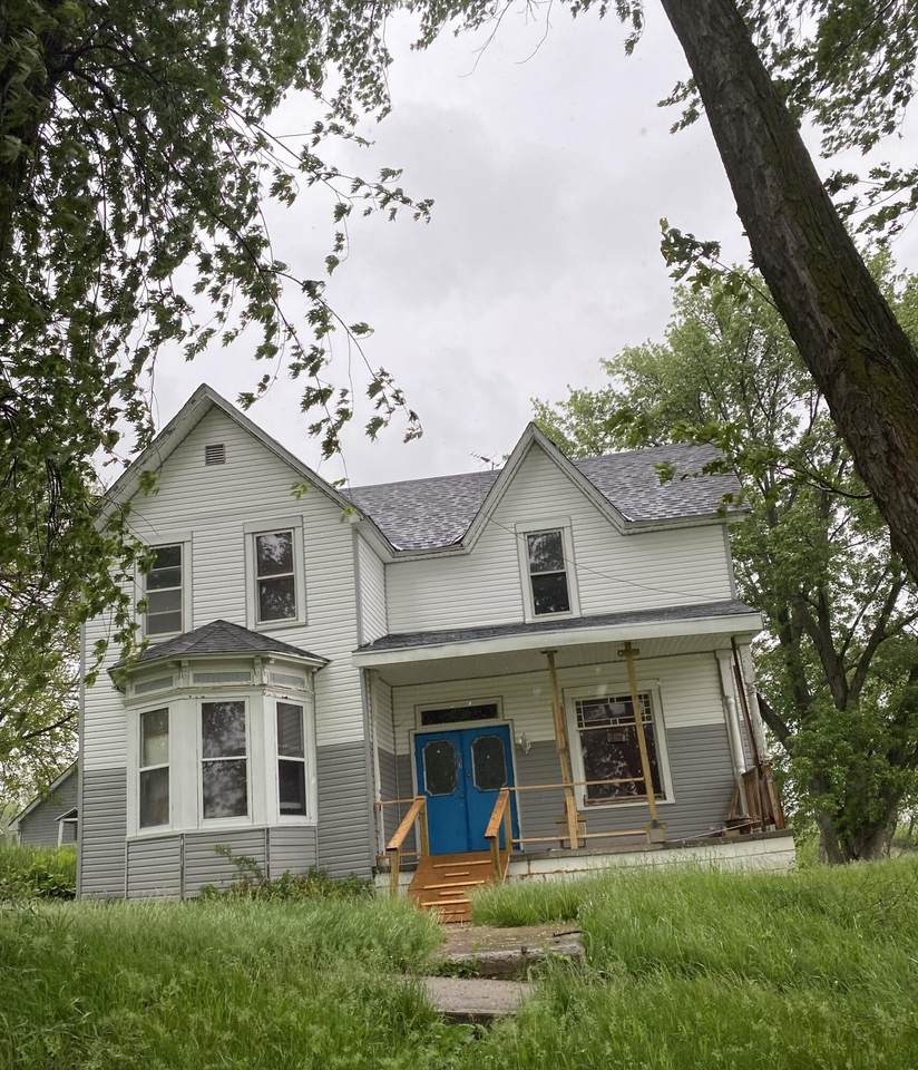 207 5TH Avenue - Photo 1