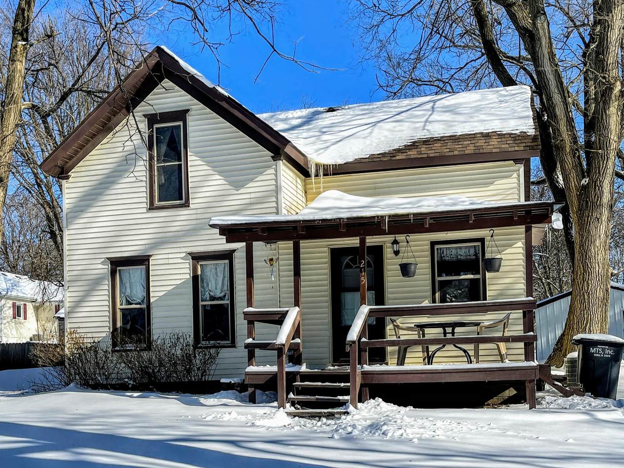 215 Locust Street - Photo 1