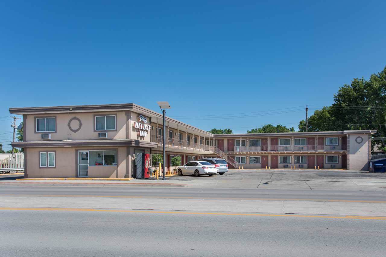 3320 Broadway - Photo 1