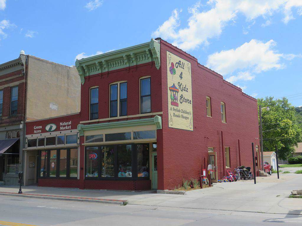 805 Main Street - Photo 1