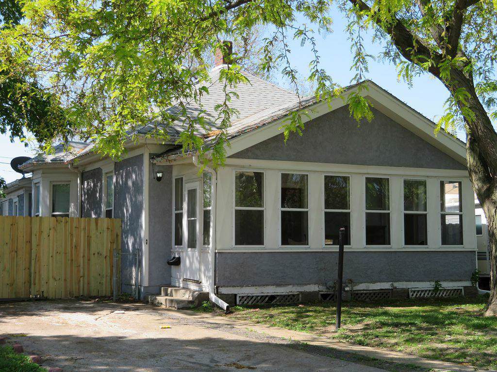 2409 Avenue A - Photo 1