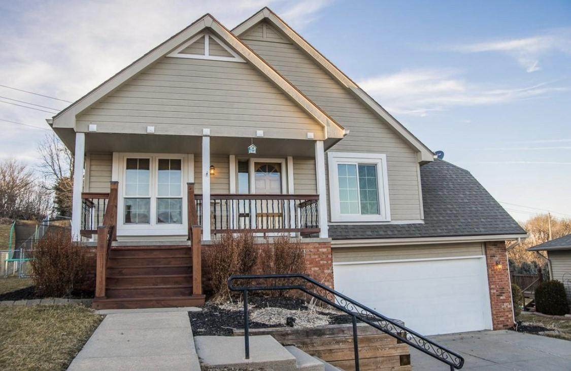 228 Canterbury Circle - Photo 1