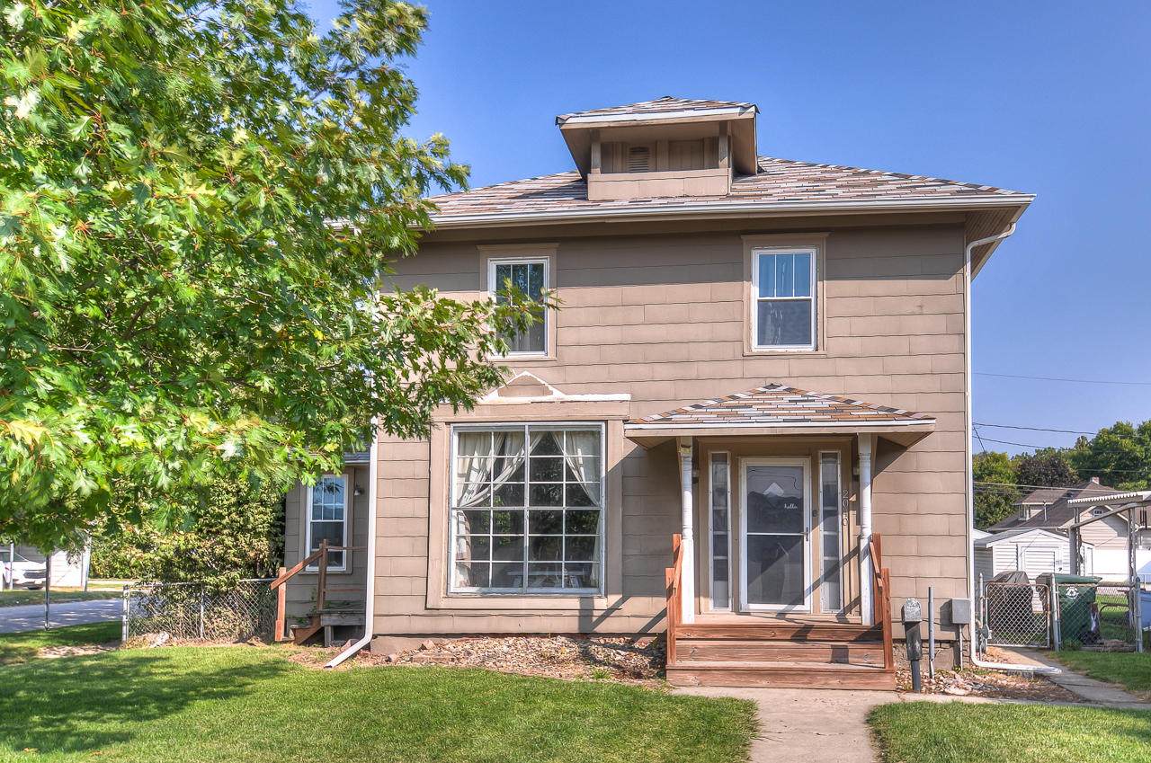 2040 Avenue A - Photo 1
