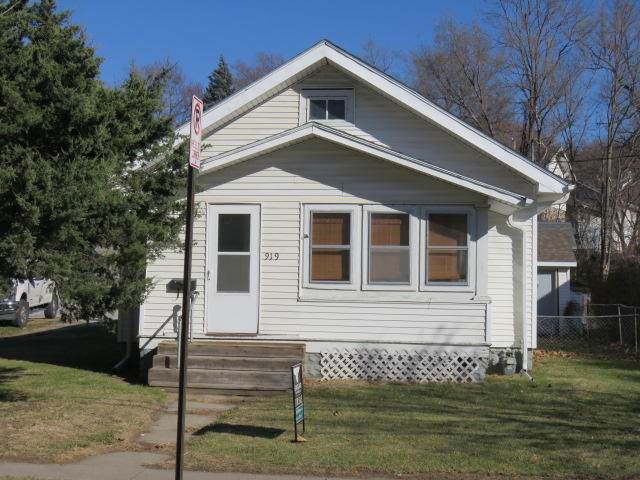 919 8TH Street - Photo 1
