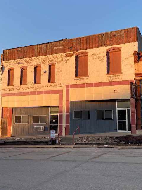 114-116 Broadway Street - Photo 1