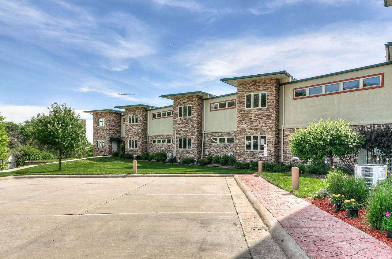 750 Parkwild Drive - Photo 1