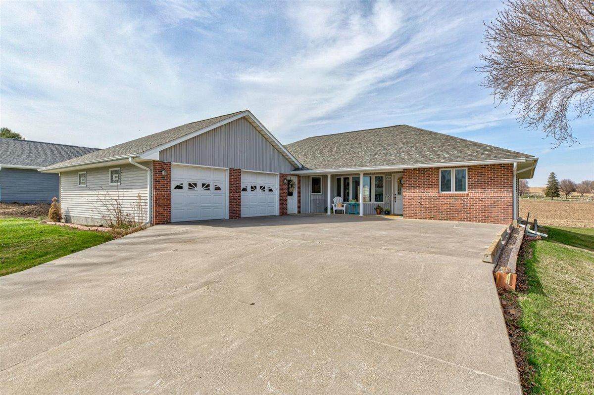 201 Linden Drive - Photo 1