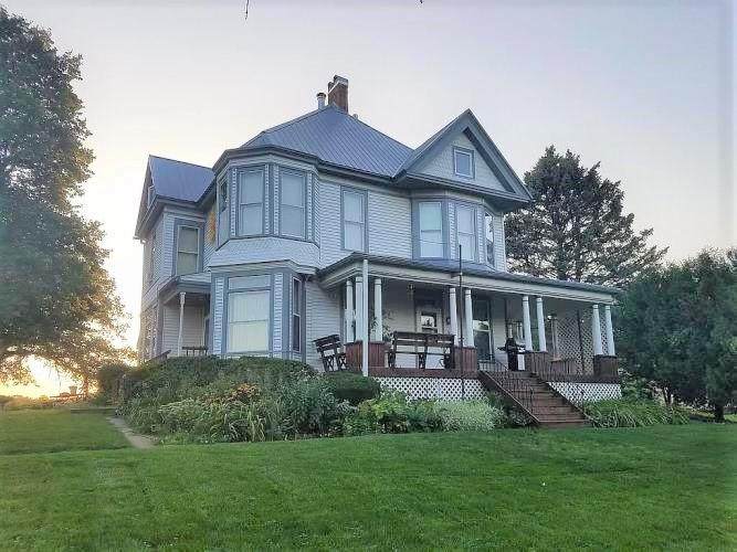 414 7TH Street - Photo 1