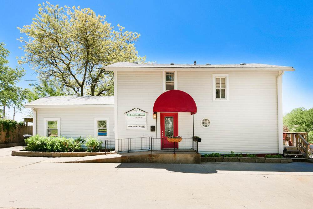 211 Locust Street - Photo 1