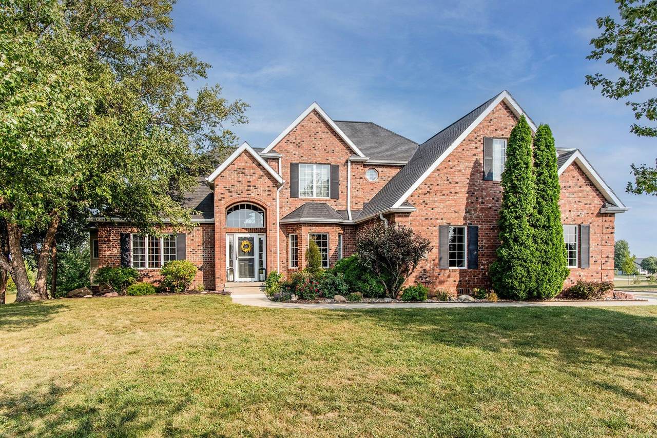 4002 Ridgeway - Photo 1