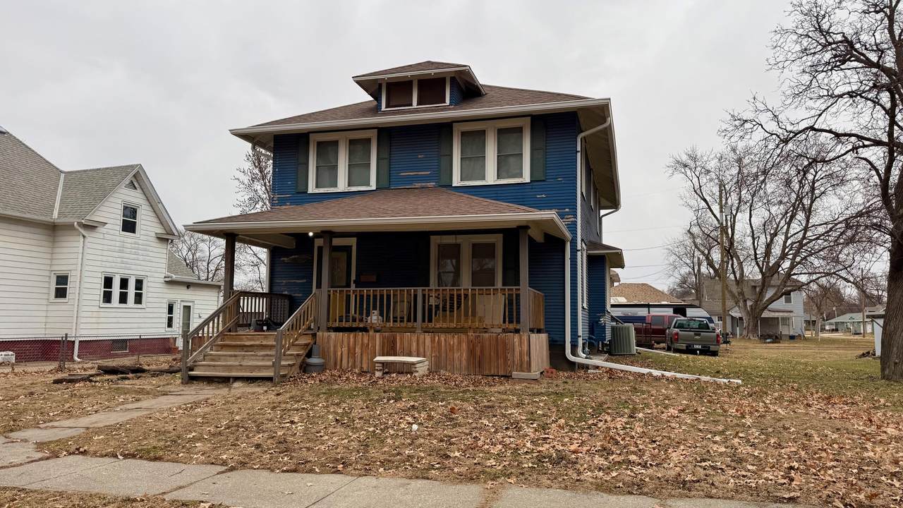 407 Elm - Photo 1