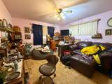 401 Center - Photo 13