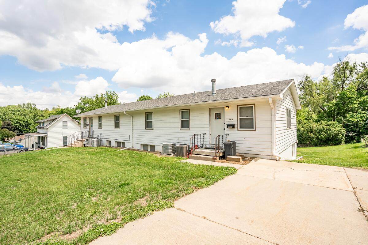 711 Walnut - Photo 1