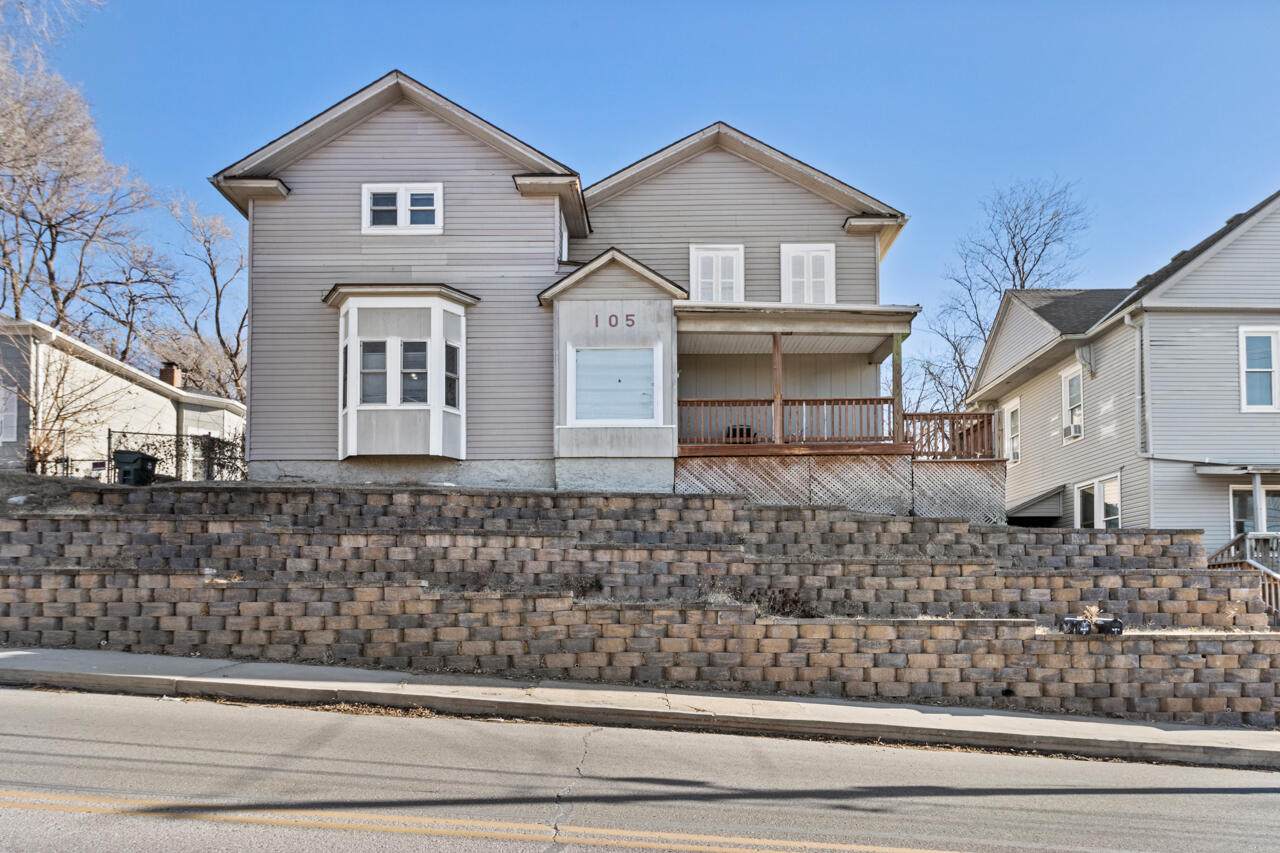 105 Bluff - Photo 1