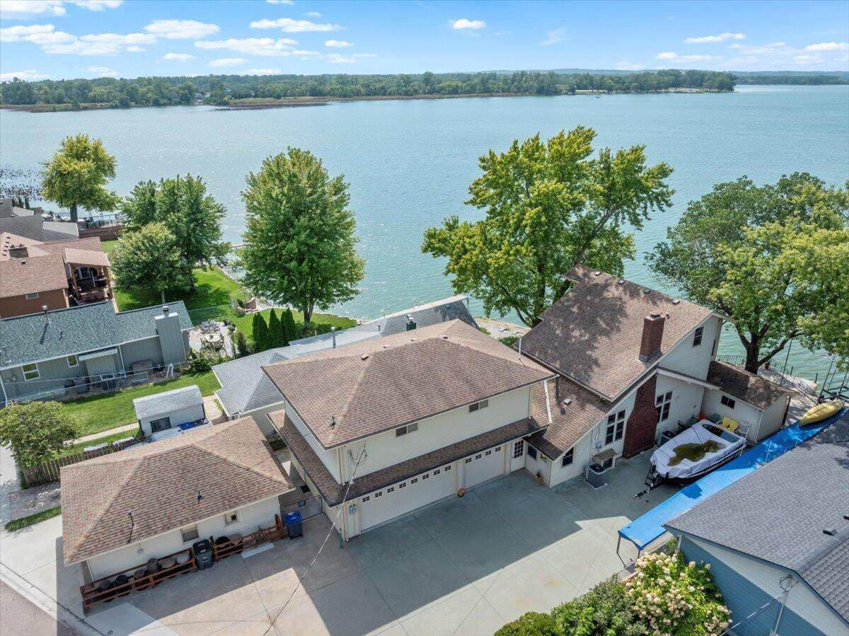 40 Pickard - Photo 1