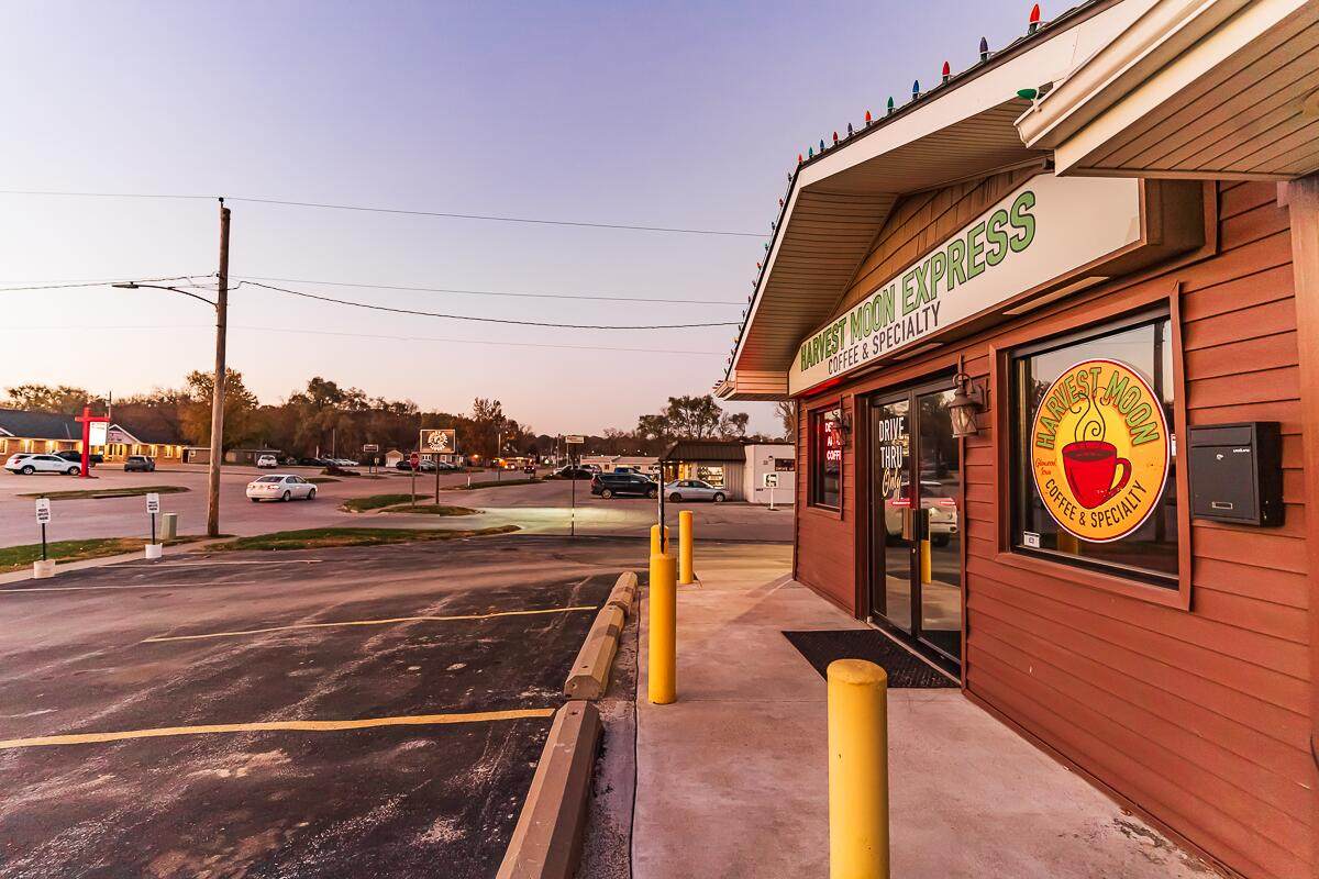 501 Locust - Photo 1