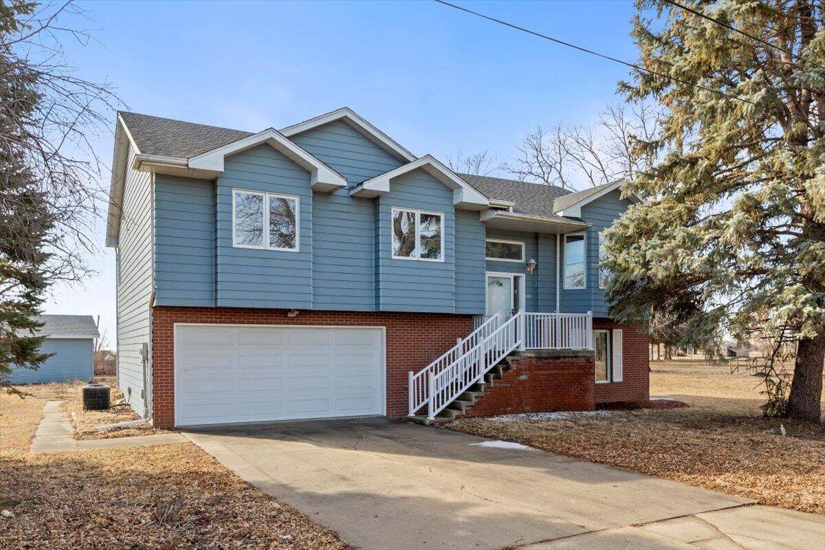 102 Chestnut - Photo 1