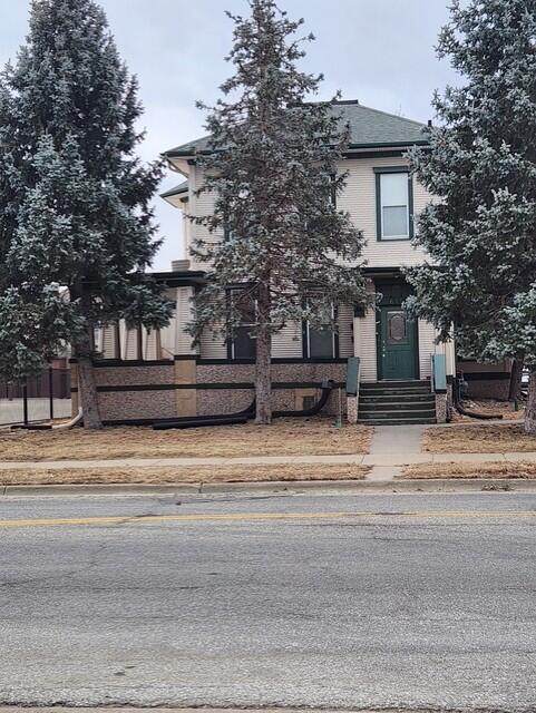 615 Willow - Photo 1