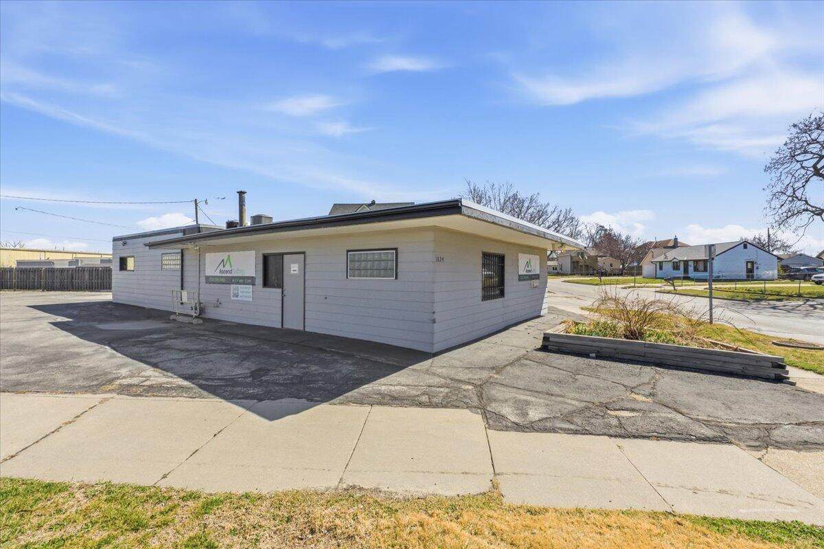 1824 2ND - Photo 1