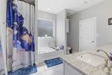 169 White Castle - Photo 8