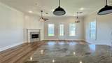 710 Clarence Street - Photo 3