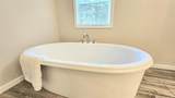 1894 Lake Vernon Road - Photo 11