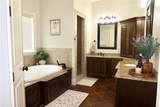 829 Inwood Forest Boulevard - Photo 15