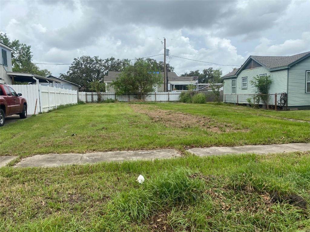 40 Chalmette Circle - Photo 1