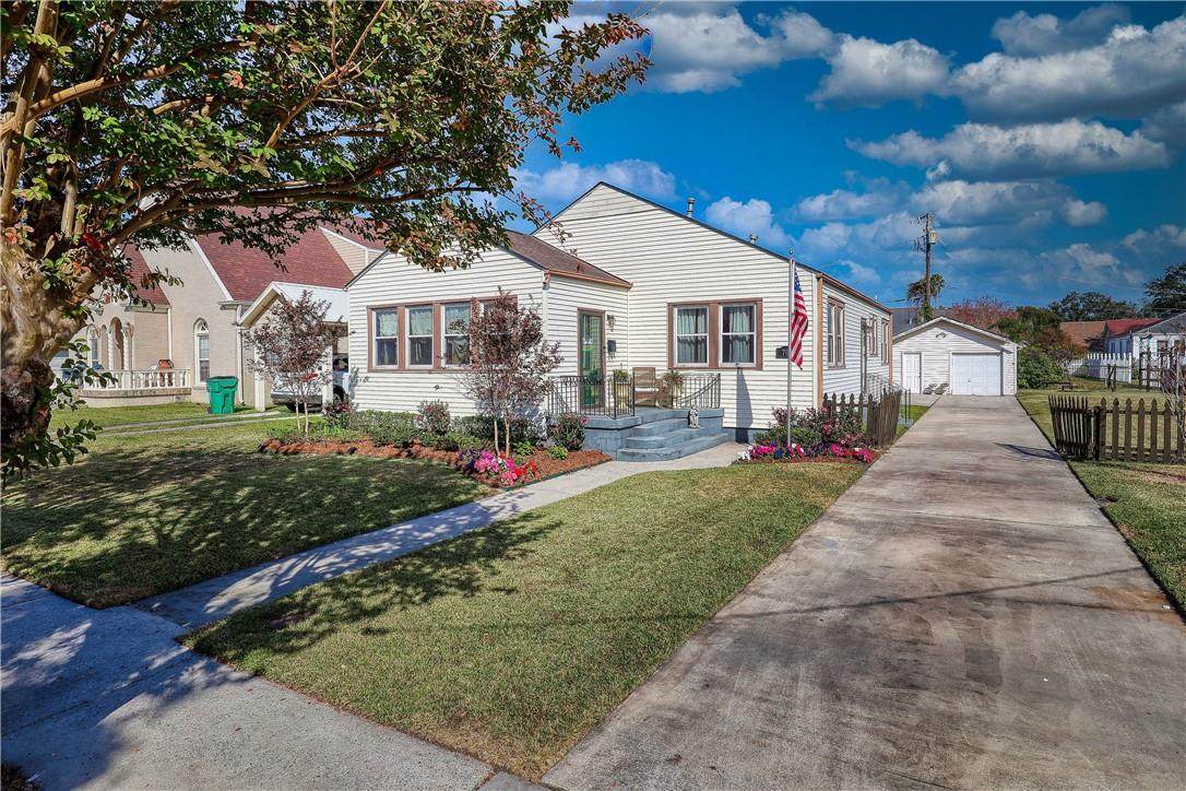 709 Evergreen Drive - Photo 1