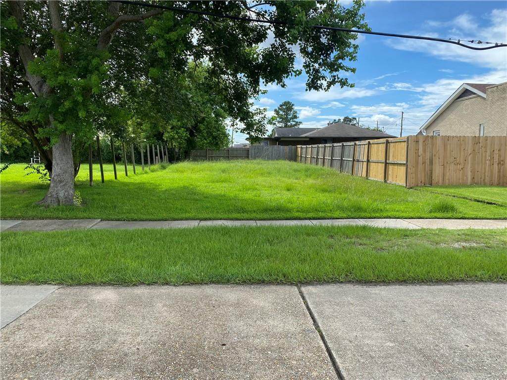 308 Chalmette Avenue - Photo 1