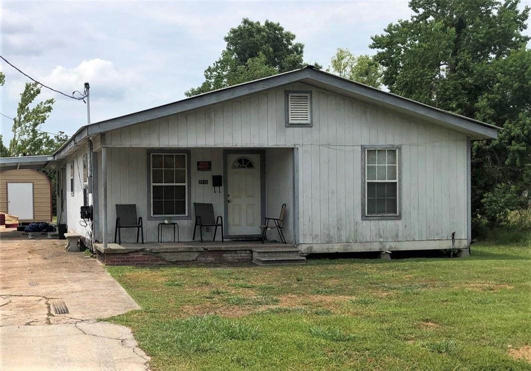 2710 Railroad Avenue - Photo 1