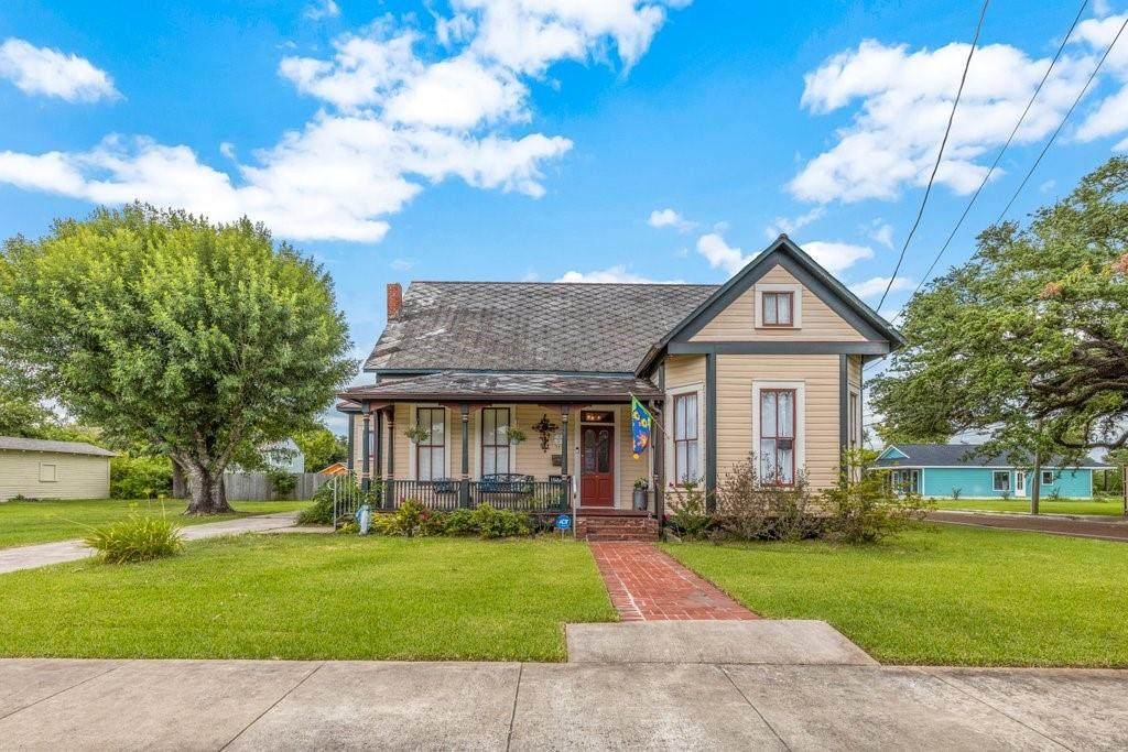 727 Pine Street - Photo 1