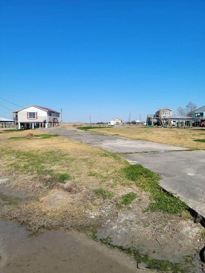 3664 Lake View Drive - Photo 1