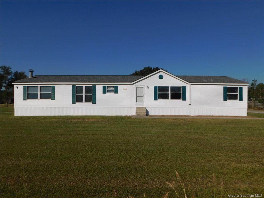 140 Gregory Drive - Photo 1