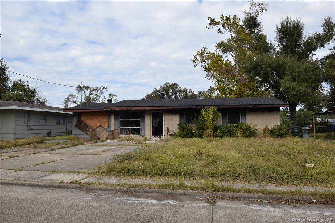 1613 Clover Drive - Photo 1