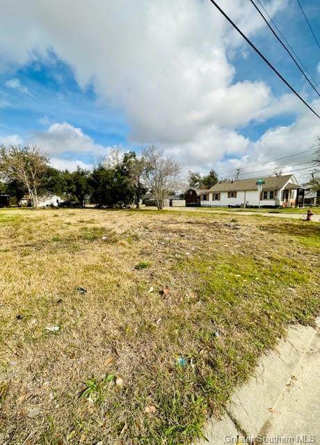 623 17th Street - Photo 1
