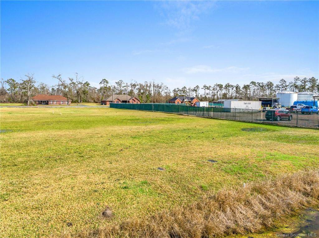 424 Deshotel Lane - Photo 1