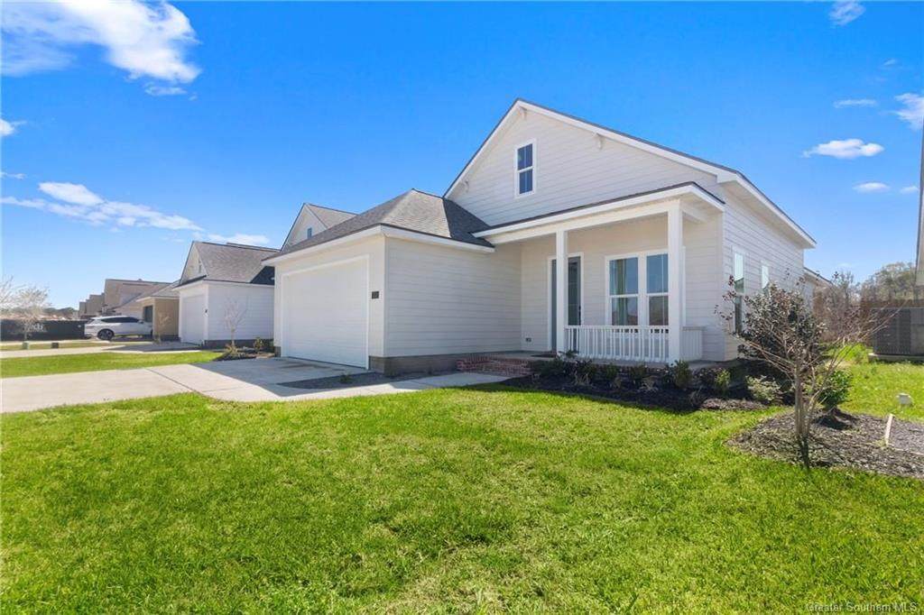 740 Lakewood Pointe Drive - Photo 1