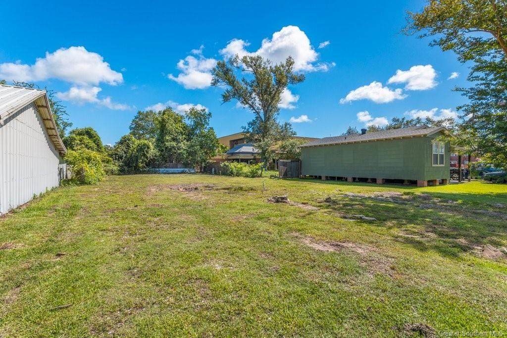 1023 17th Street - Photo 1