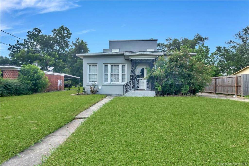 643 11th Street - Photo 1