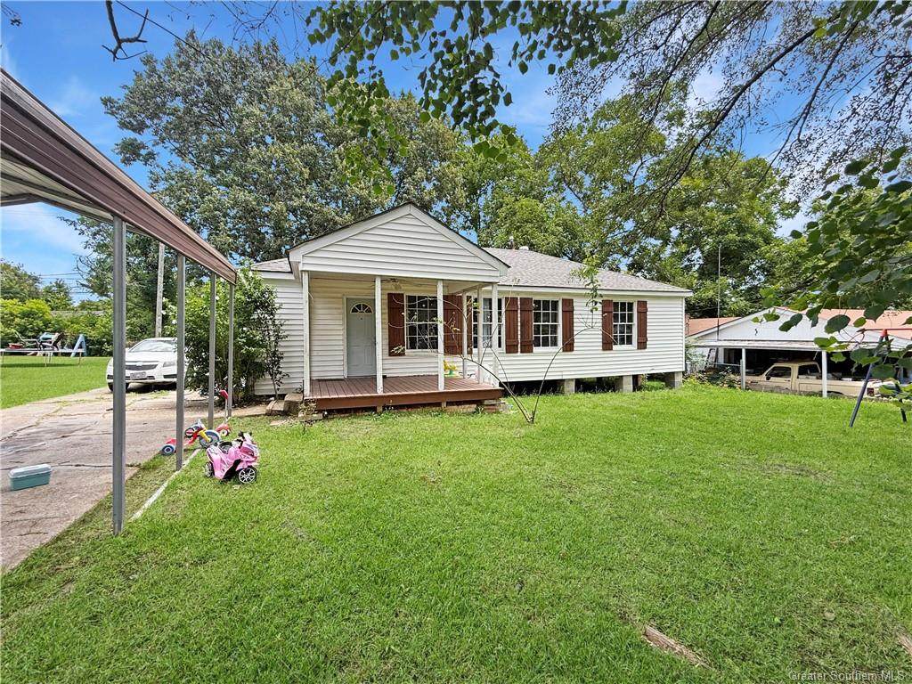 917 Kings Road - Photo 1