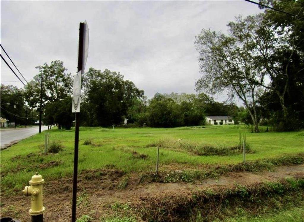 914 Main Street - Photo 1