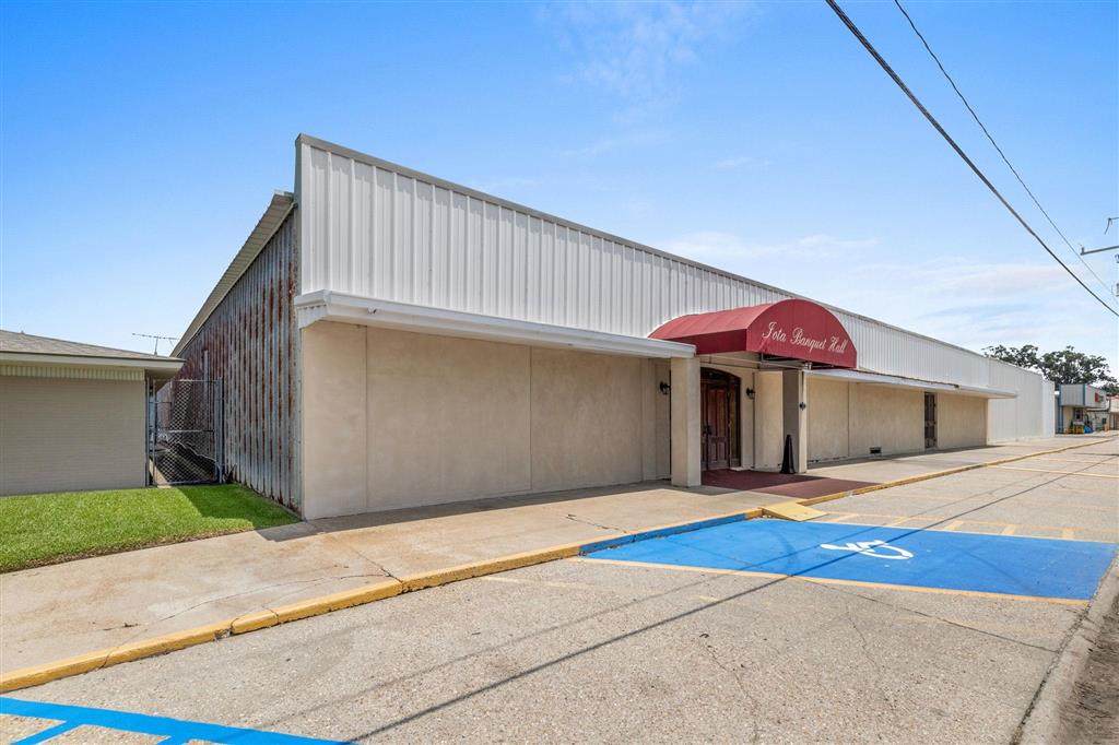 215 Duson Ave - Photo 1