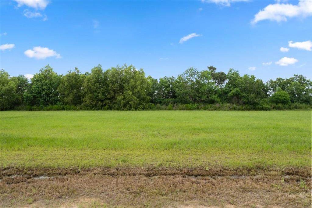  Nine Oaks Drive - Photo 1