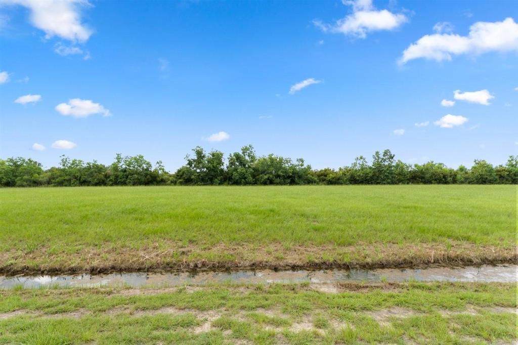 Nine Oaks Drive - Photo 1