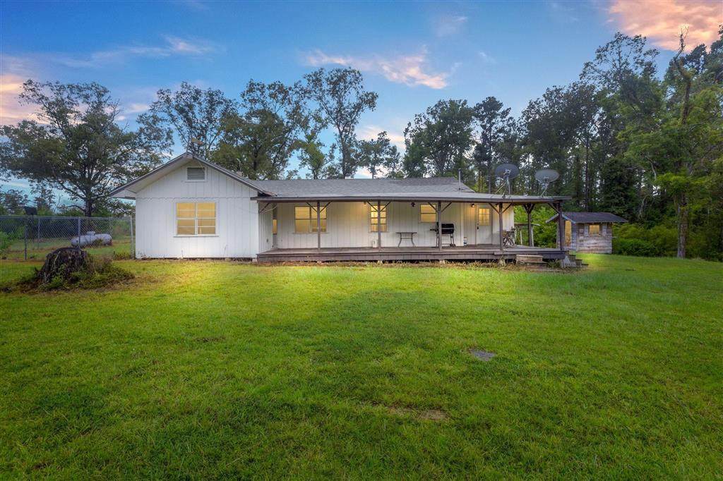 523 Atwood Daniels Road - Photo 1