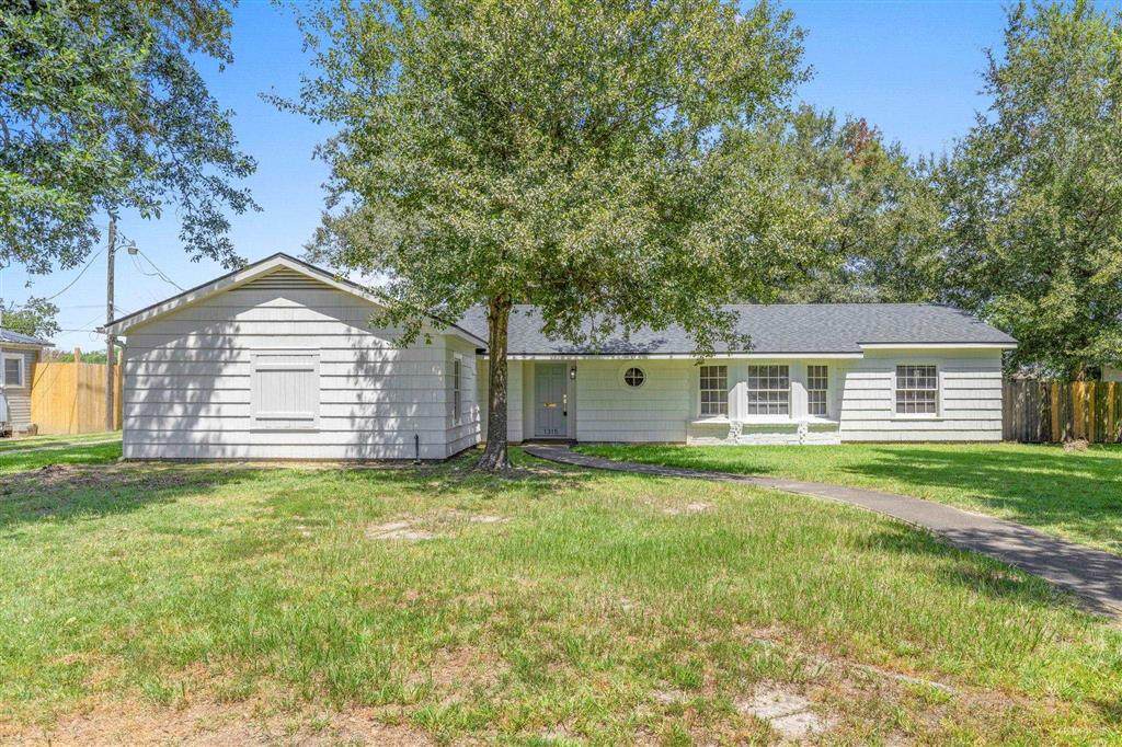 1315 8th Street - Photo 1