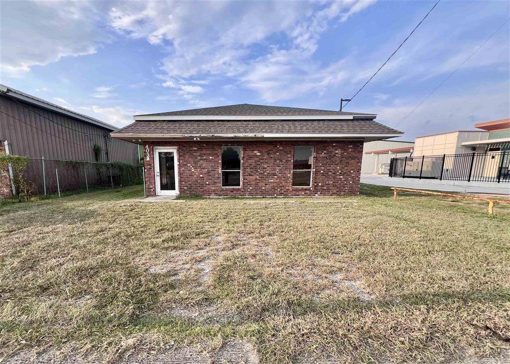 4038 Maplewood Drive - Photo 1