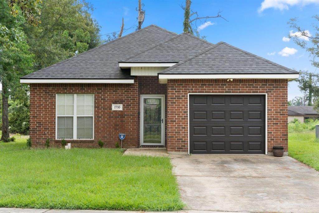 1710 Graham Street - Photo 1