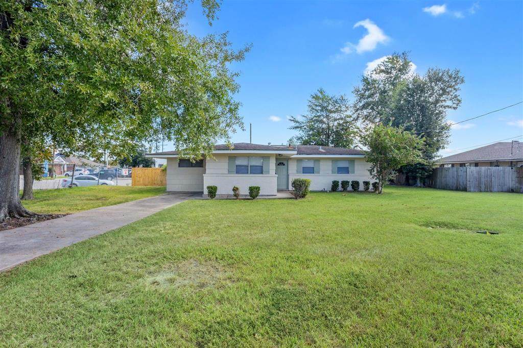 1018 Loretto Avenue - Photo 1